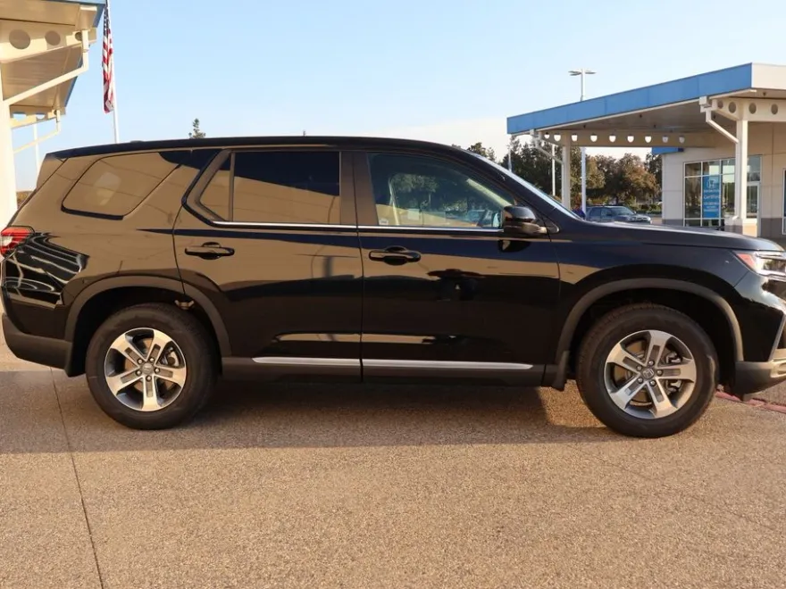 2025 Honda Pilot EX-L photo 1