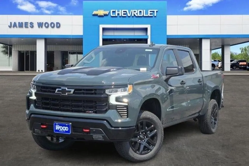 2026 Chevrolet Silverado Trail Boss LT photo 1