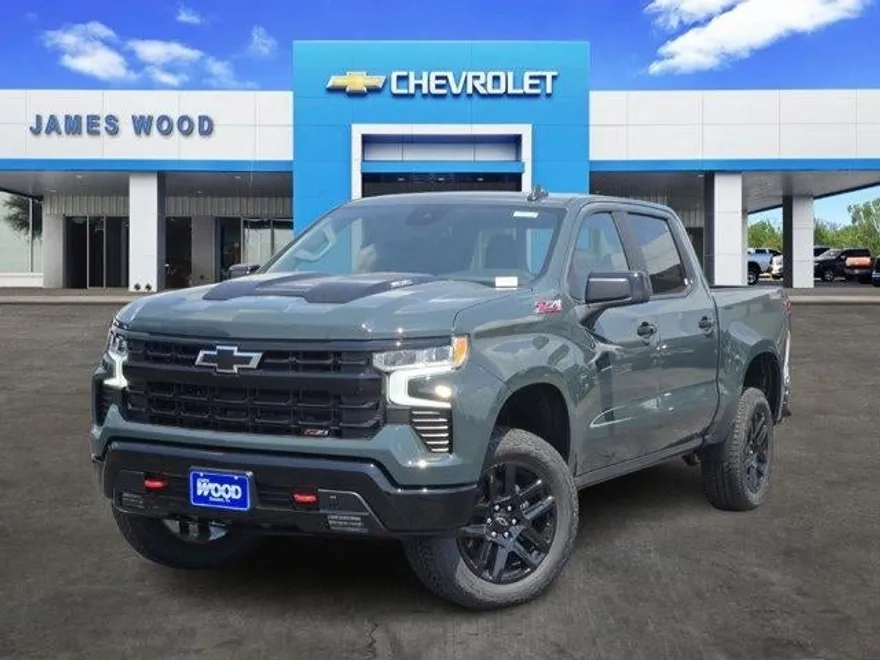 2026 Chevrolet Silverado Trail Boss LT photo 1