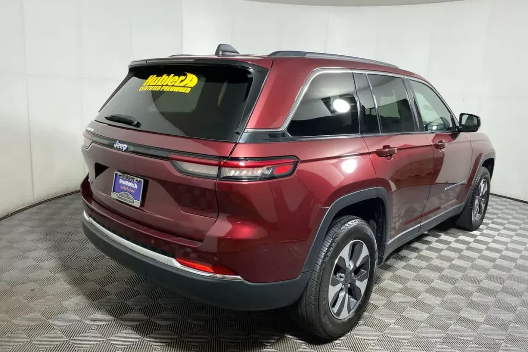 2023 Jeep Cherokee 4xe photo 1