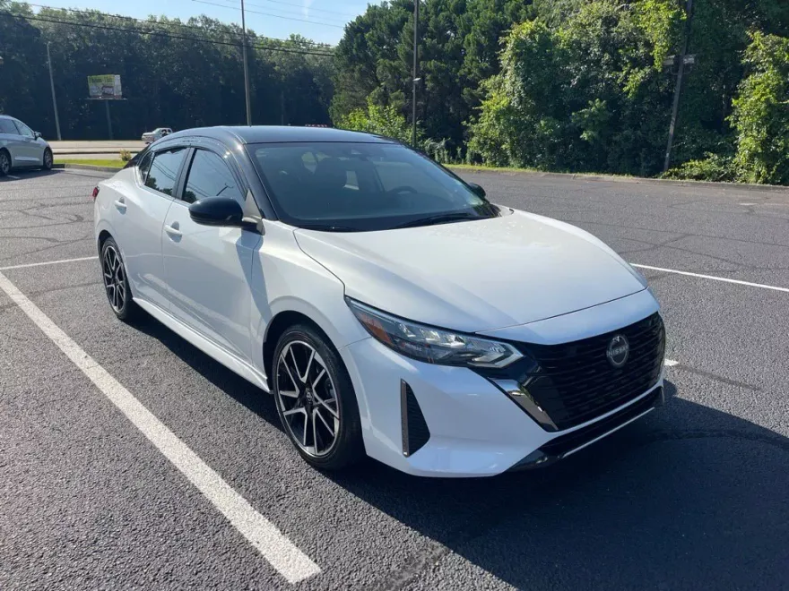 2024 Nissan Sentra SR photo 1