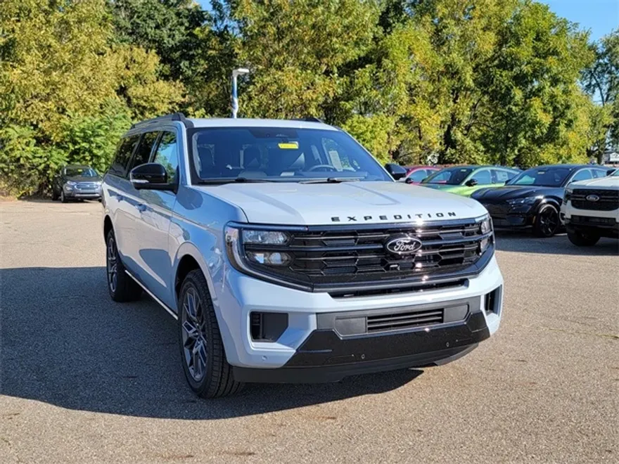 2025 Ford Expedition Platinum MAX photo 1