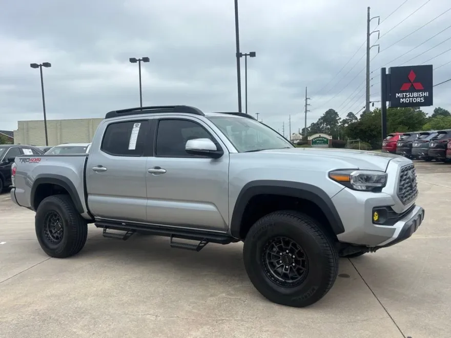 2023 Toyota Tacoma TRD Off-Road photo 1