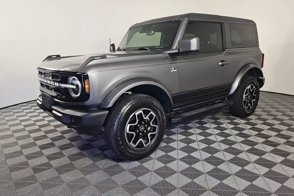 2022 Ford Bronco Outer Banks photo 1