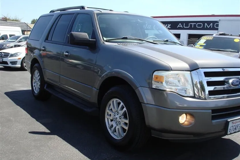 2011 Ford Expedition XLT photo 1