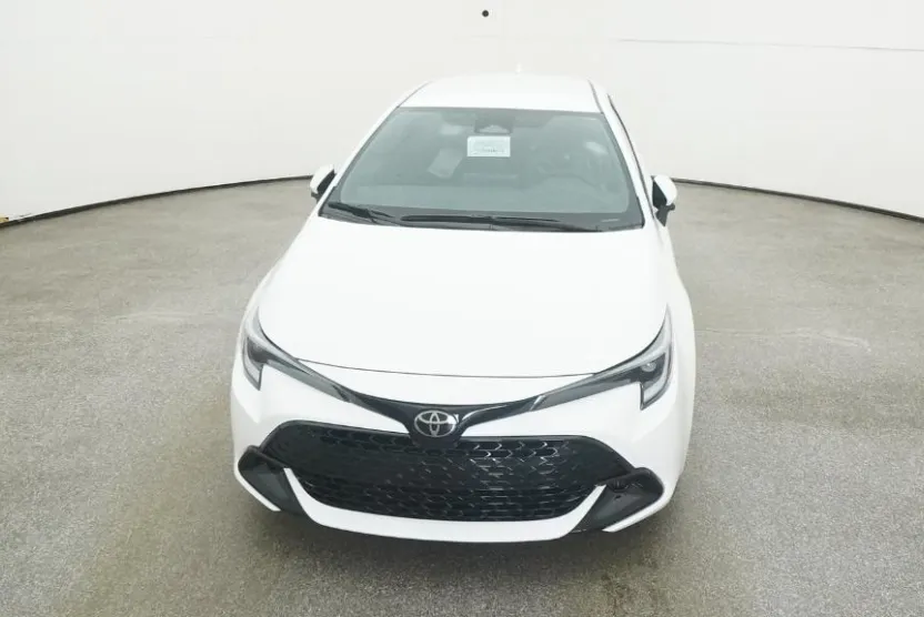 2025 Toyota Corolla SE photo 1