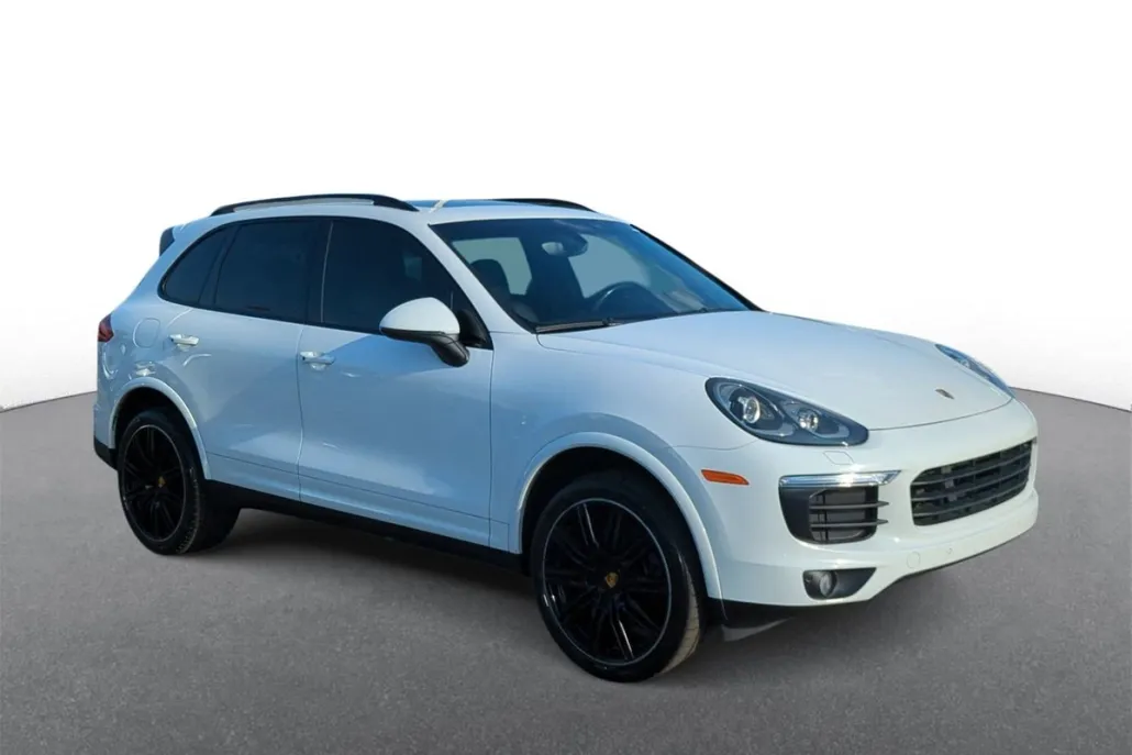 2017 Porsche Cayenne Platinum Edition photo 1