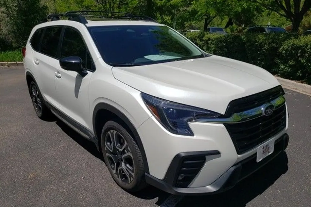 2024 Subaru Ascent Limited photo 1