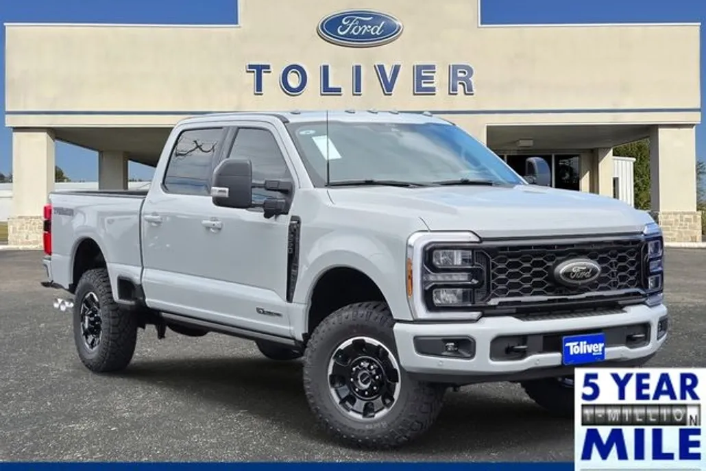 2026 Ford F-250 Lariat photo 1