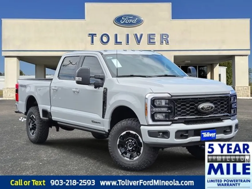2026 Ford F-250 Lariat photo 1