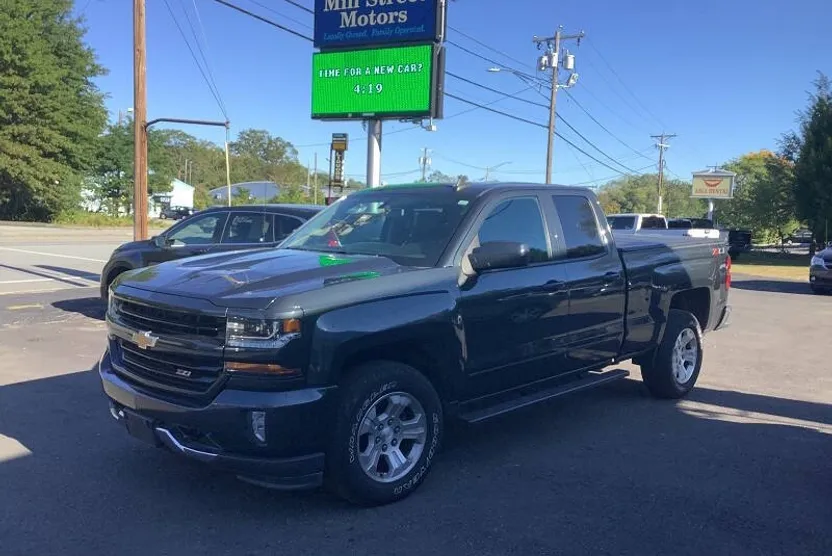 2018 Chevrolet Silverado 1500 photo 1