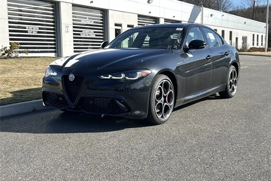2025 Alfa Romeo Giulia SPRINT photo 1