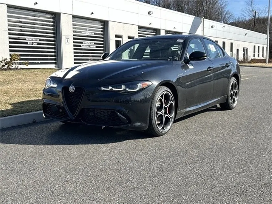 2025 Alfa Romeo Giulia SPRINT photo 1