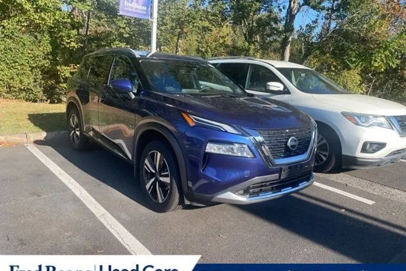 2023 Nissan Rogue Platinum photo 1