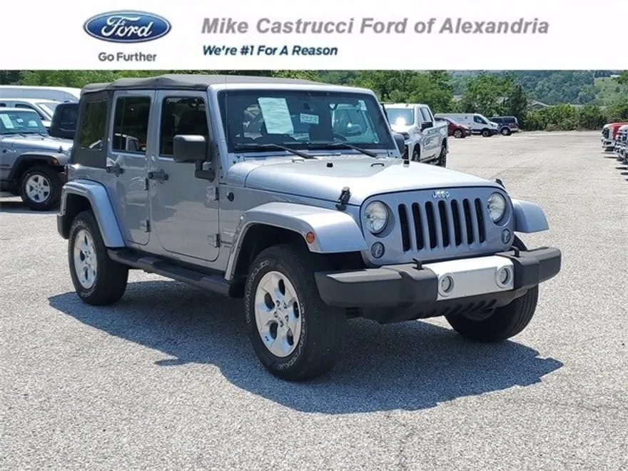 2015 Jeep Wrangler Unlimited Sahara photo 1