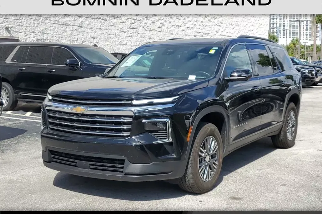 2024 Chevrolet Traverse 1LT photo 1
