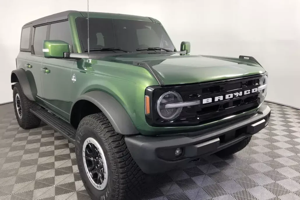 2022 Ford Bronco Outer Banks photo 1