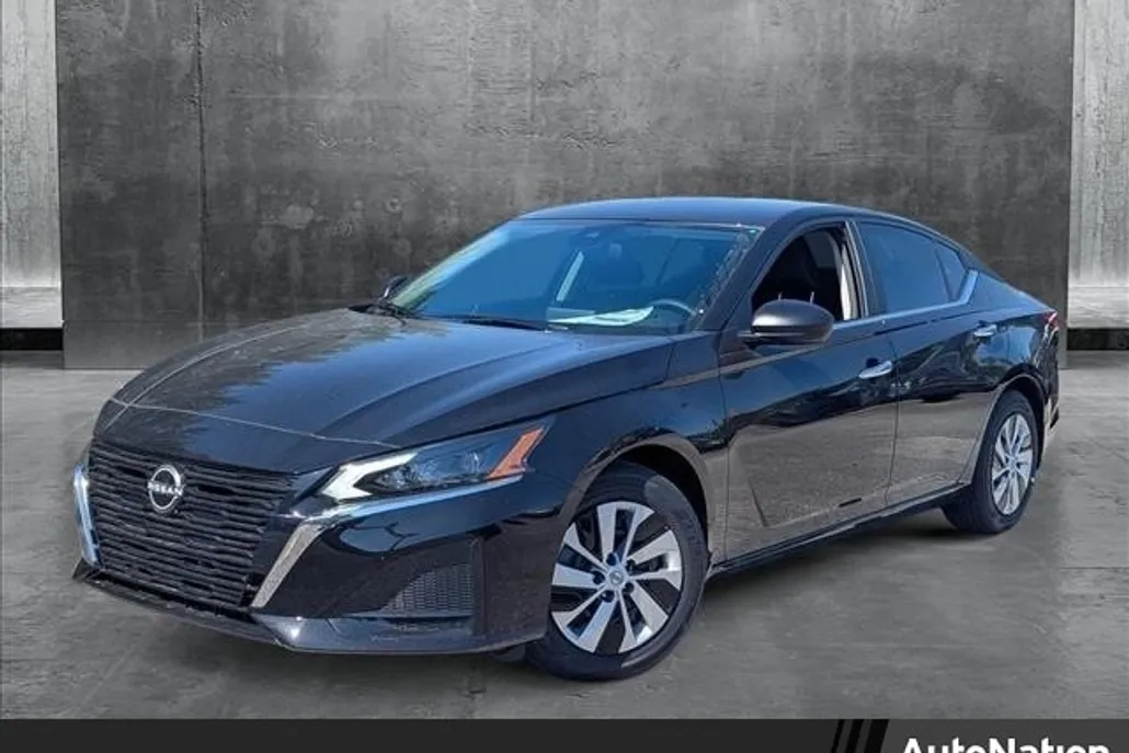 2025 Nissan Altima S photo 1