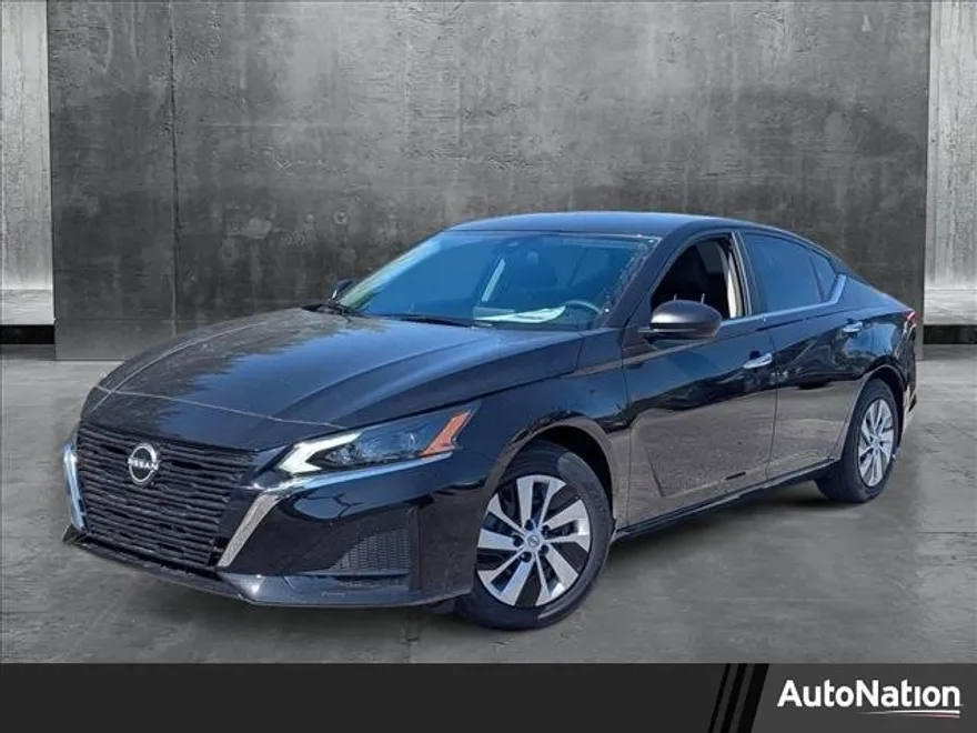 2025 Nissan Altima S photo 1
