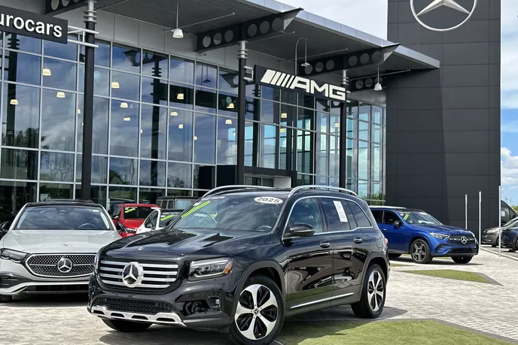 2025 Mercedes Benz GLB 250 photo 1