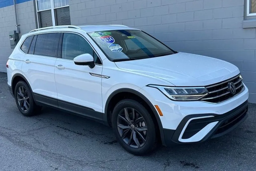 2024 Volkswagen Tiguan SE Wolfsburg Edition photo 1
