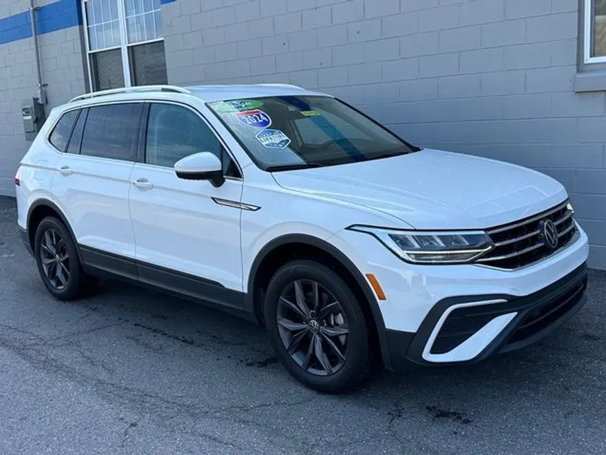 2024 Volkswagen Tiguan SE Wolfsburg Edition photo 1
