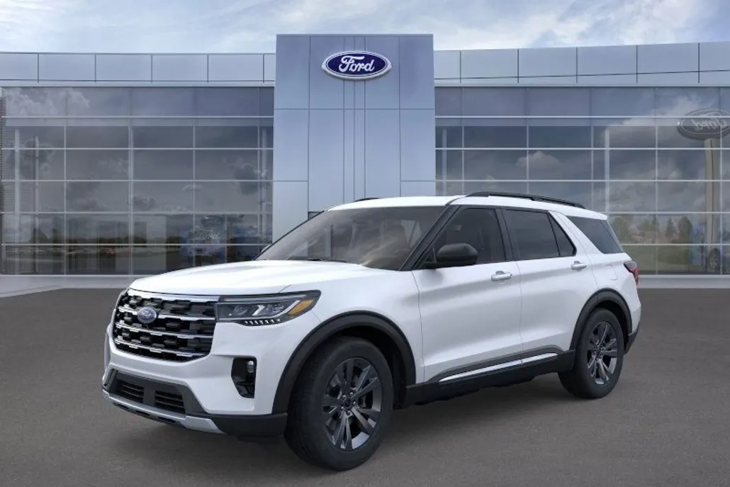 2025 Ford Explorer photo 1