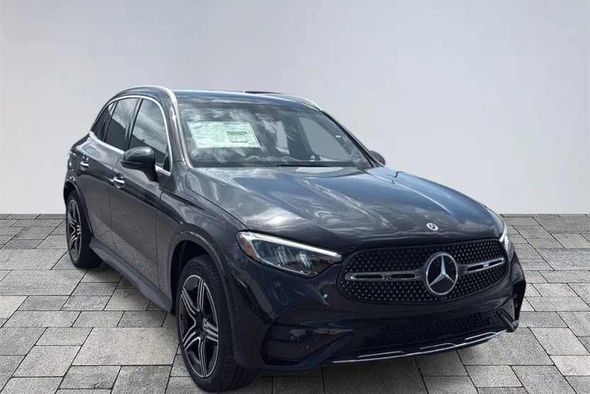 2025 Mercedes Benz GLC 350e photo 1