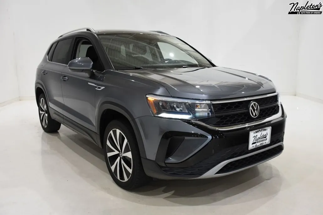 2022 Volkswagen Taos SE photo 1