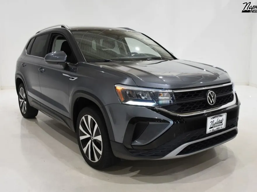 2022 Volkswagen Taos SE photo 1