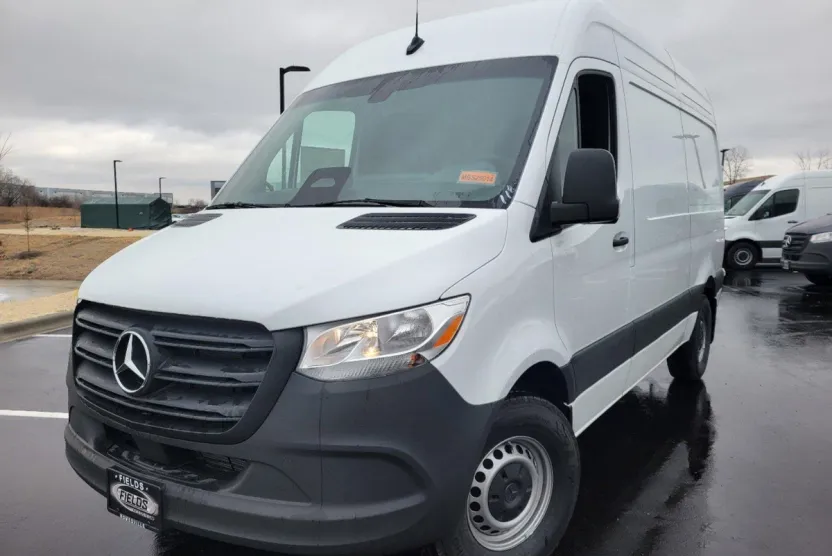 2025 Mercedes Benz Sprinter 2500 photo 1