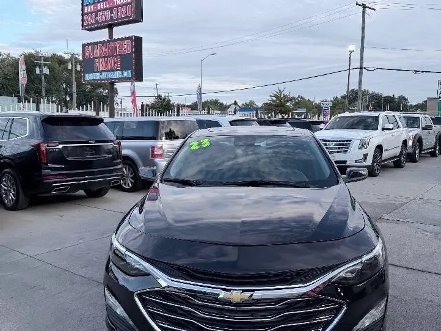 2023 Chevrolet Malibu 1LT photo 1