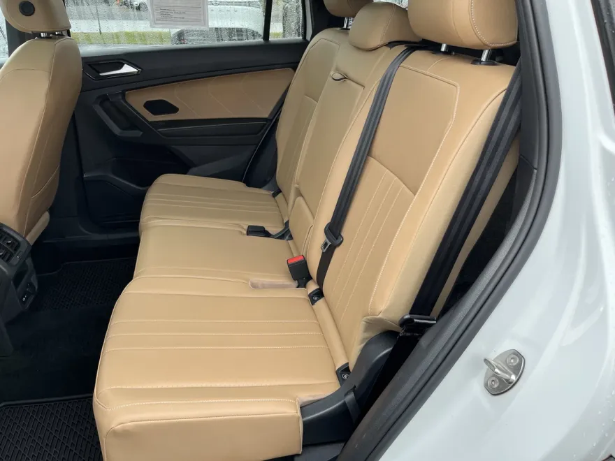 2022 Volkswagen Tiguan SE photo 1