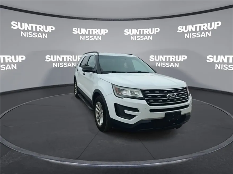 2016 Ford Explorer Base photo 1