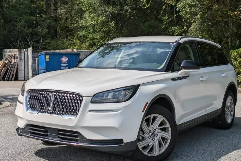 2022 Lincoln Corsair Standard photo 1