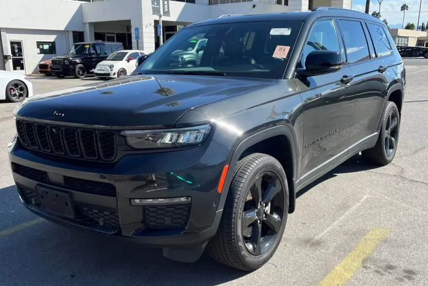2024 Jeep Grand Cherokee Limited photo 1
