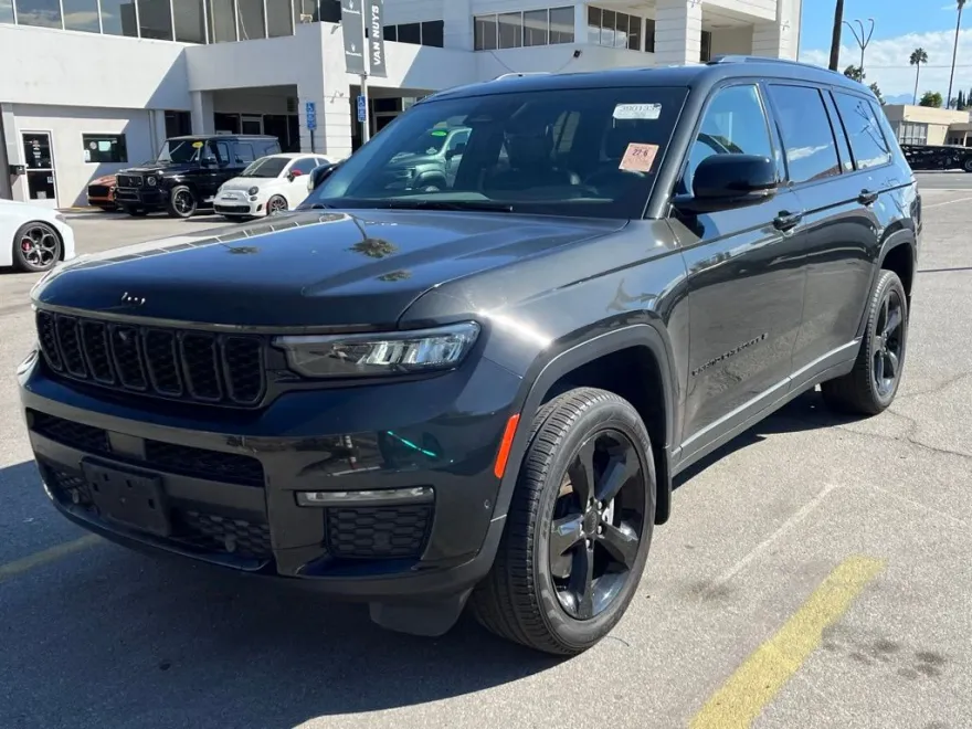 2024 Jeep Grand Cherokee Limited photo 1