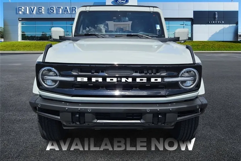 2022 Ford Bronco Outer Banks photo 1