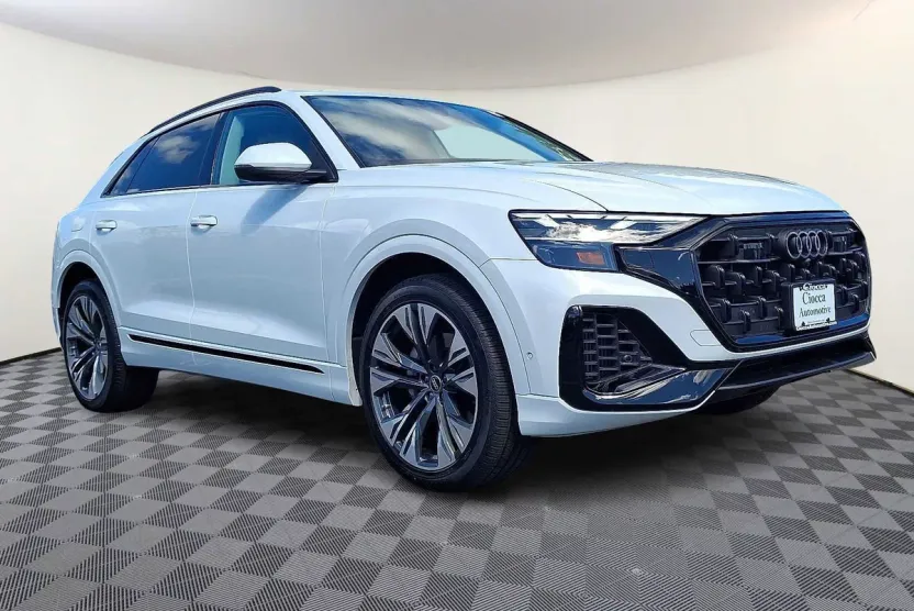 2025 Audi Q8 55 Premium Plus photo 1