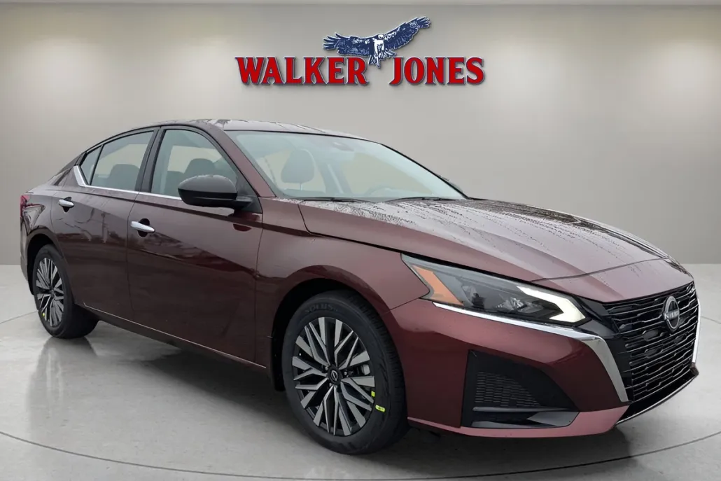 2025 Nissan Altima SV photo 1