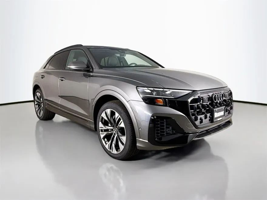 2025 Audi Q8 55 Premium Plus photo 1