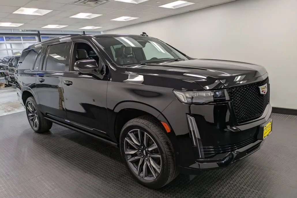 2023 Cadillac Escalade ESV Sport Platinum photo 1