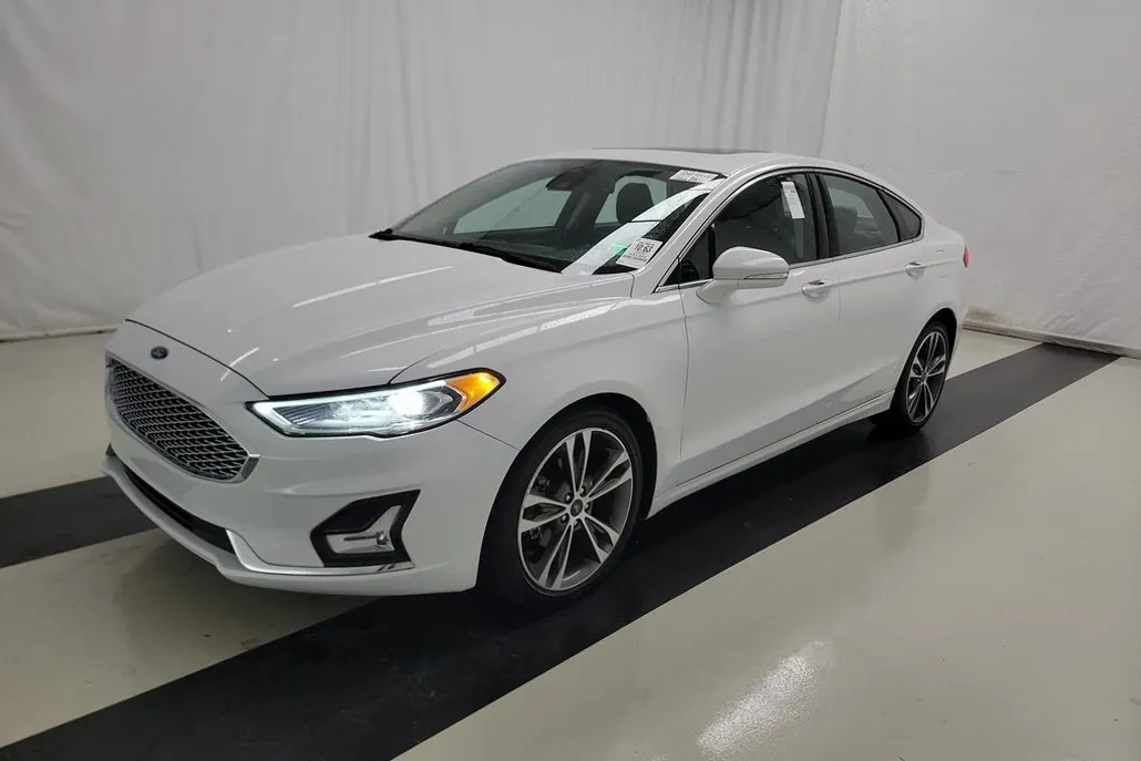 2020 Ford Fusion Titanium photo 1
