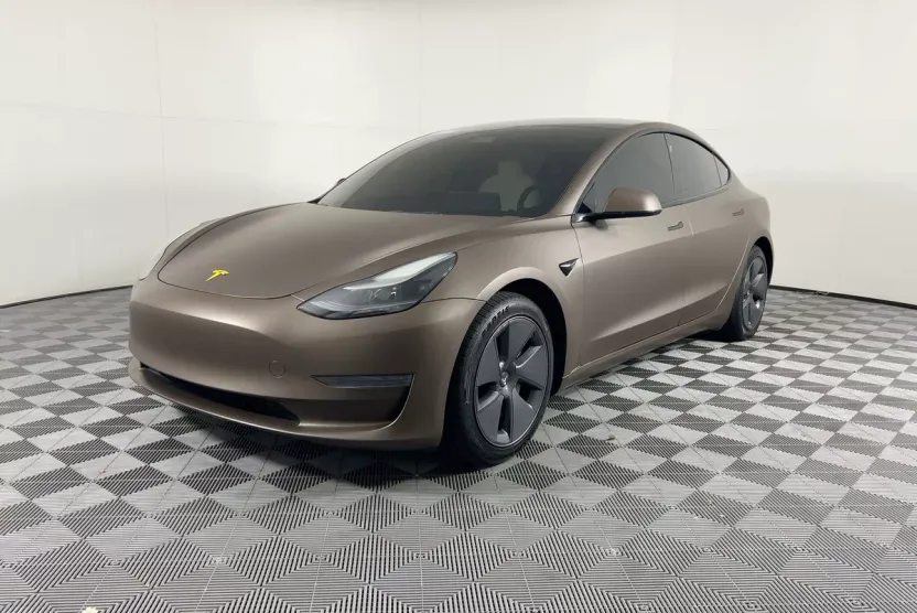 2021 Tesla Model 3 Standard Range Plus photo 1