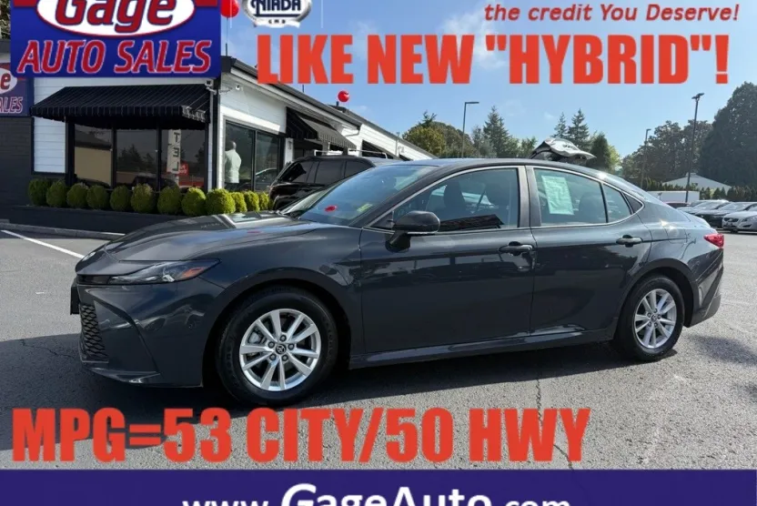 2025 Toyota Camry LE photo 1
