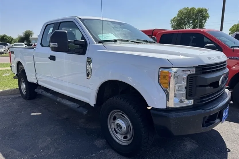 2017 Ford F-250 XL photo 1
