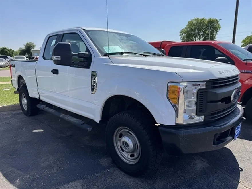 2017 Ford F-250 XL photo 1