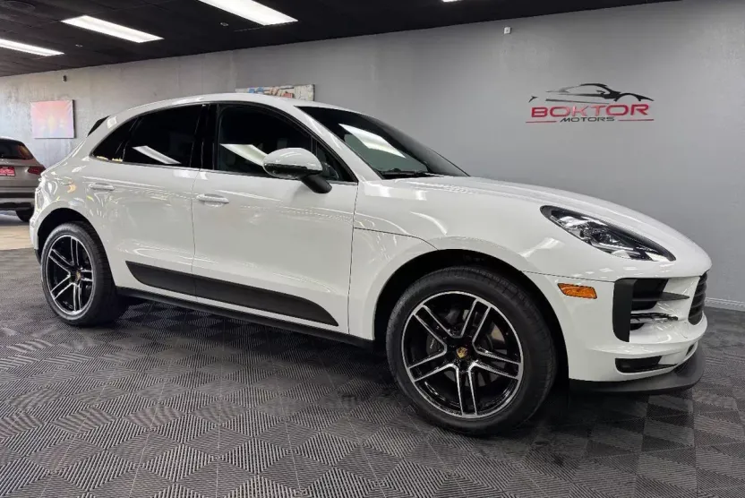 2021 Porsche Macan Base photo 1