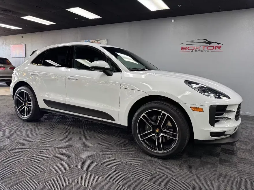 2021 Porsche Macan Base photo 1