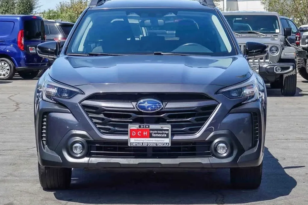 2023 Subaru Outback Premium photo 1